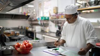 نقش و هنر ‘تخته‌کار’ در رستوران